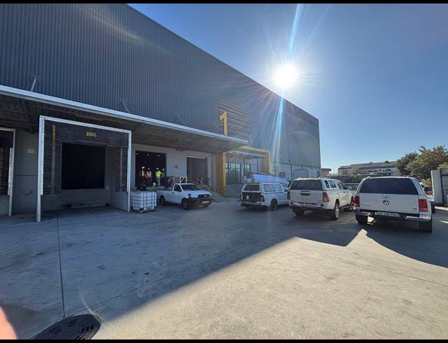 3,213M² WAREHOUSE TO LET IN AIRPORT INDUSTRIA